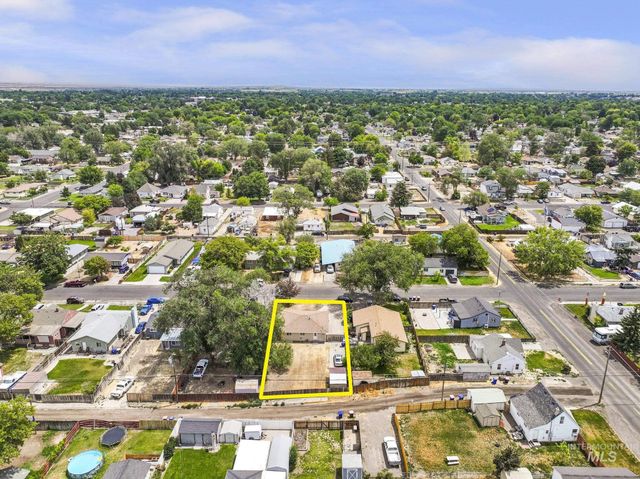 327 Monroe St, Twin Falls, ID 83301
