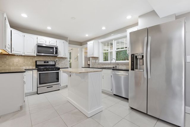 443 Summer Ave, Reading, MA 01867