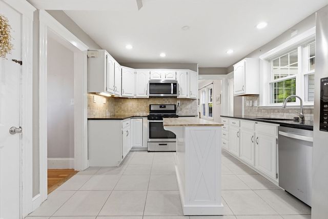 443 Summer Ave, Reading, MA 01867