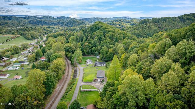 434 Meadow Lark Street, Weber City, VA 24290