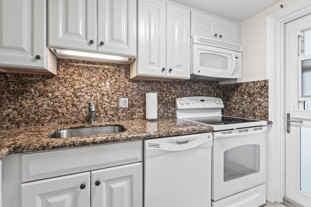 2760 S Ocean Boulevard 313, Palm Beach, FL 33480