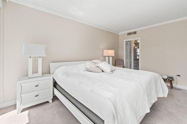 2760 S Ocean Boulevard 313, Palm Beach, FL 33480