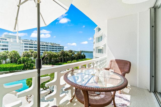 2760 S Ocean Boulevard 313, Palm Beach, FL 33480