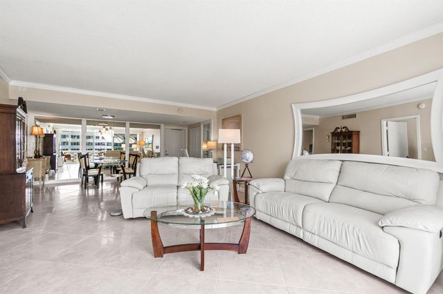 2760 S Ocean Boulevard 313, Palm Beach, FL 33480