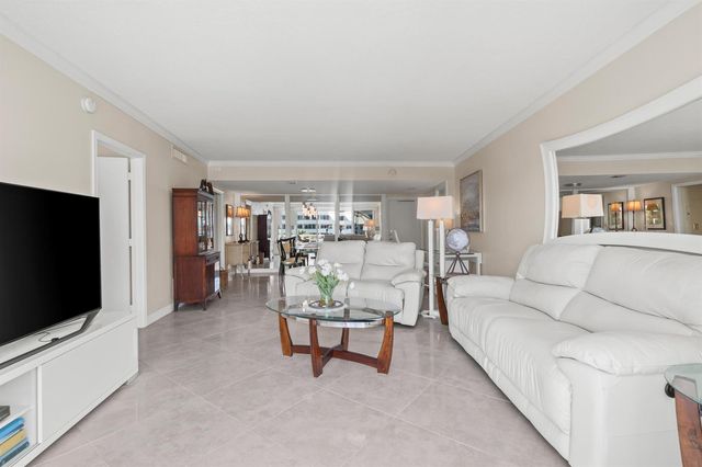 2760 S Ocean Boulevard 313, Palm Beach, FL 33480