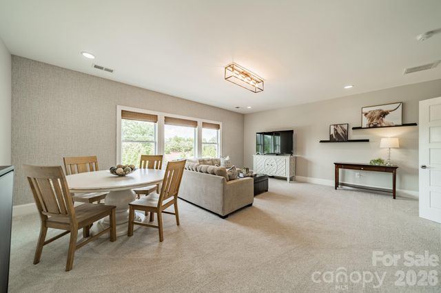 417 Wheatberry Hill Drive, Matthews, NC 28104