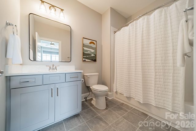 417 Wheatberry Hill Drive, Matthews, NC 28104