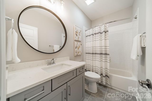 417 Wheatberry Hill Drive, Matthews, NC 28104