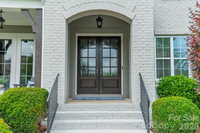 417 Wheatberry Hill Drive, Matthews, NC 28104