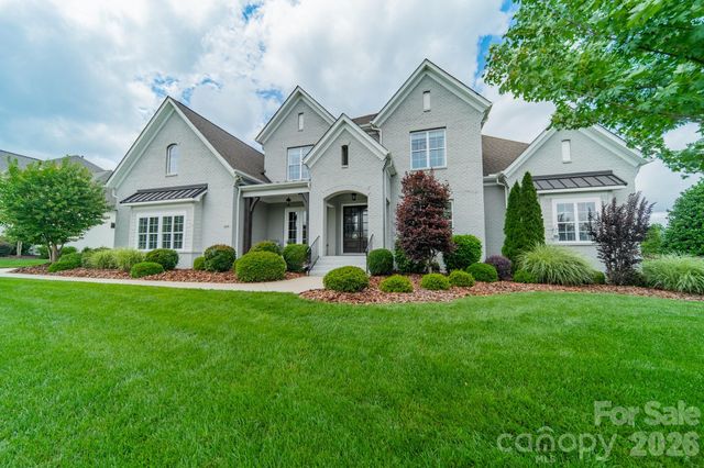 417 Wheatberry Hill Drive, Matthews, NC 28104