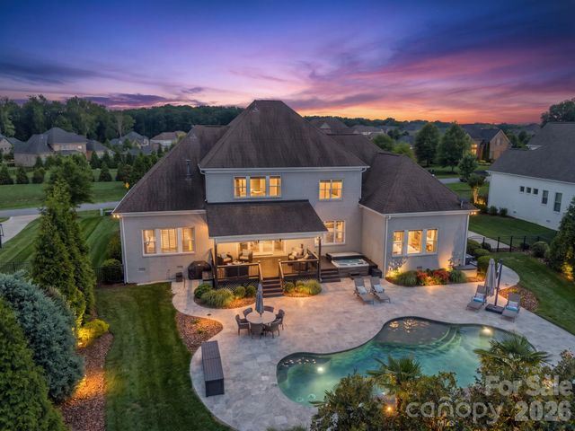 417 Wheatberry Hill Drive, Matthews, NC 28104