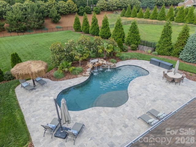 417 Wheatberry Hill Drive, Matthews, NC 28104