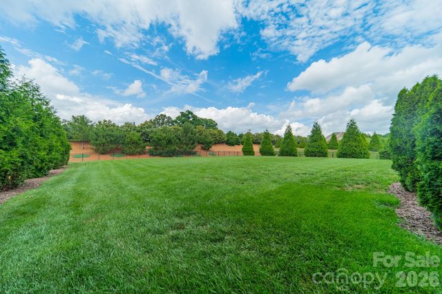 417 Wheatberry Hill Drive, Matthews, NC 28104