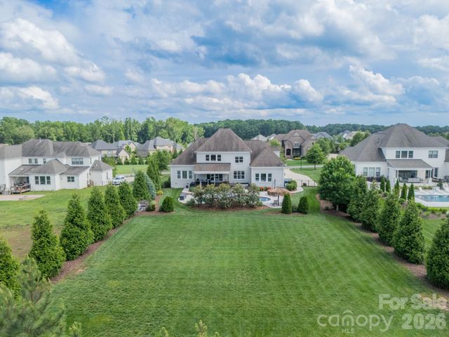 417 Wheatberry Hill Drive, Matthews, NC 28104
