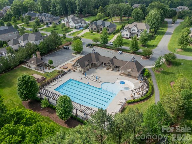 417 Wheatberry Hill Drive, Matthews, NC 28104