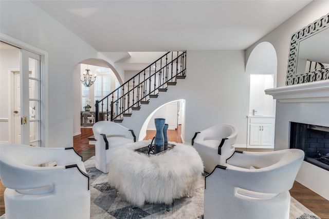 8931 Club Creek Circle, Dallas, TX 75238