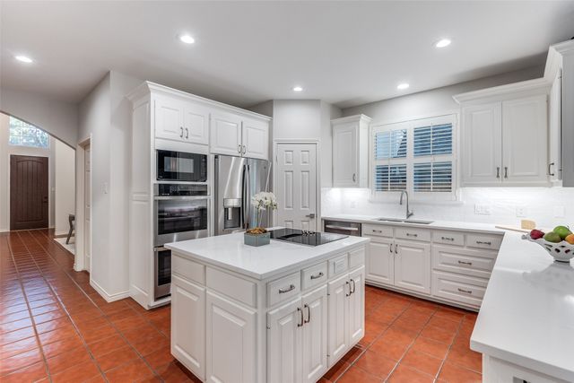 8931 Club Creek Circle, Dallas, TX 75238