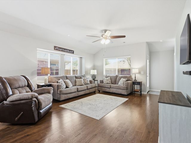 452 Harding Lane, Lavon, TX 75166