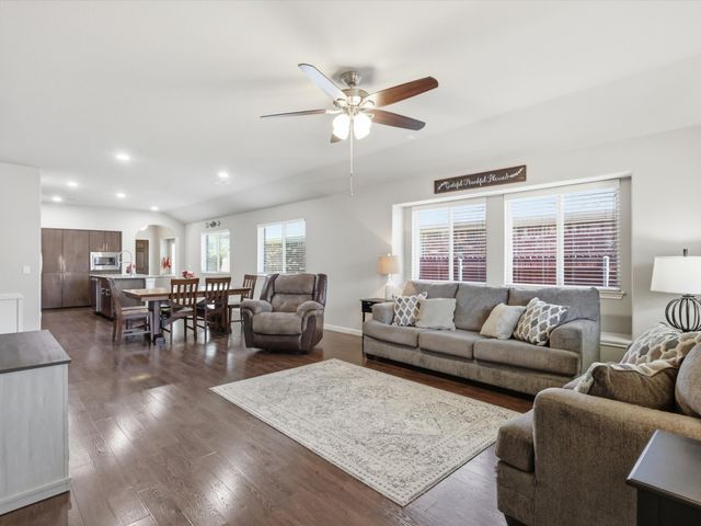 452 Harding Lane, Lavon, TX 75166