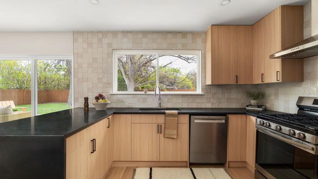 3101 Val DR, Austin, TX 78723