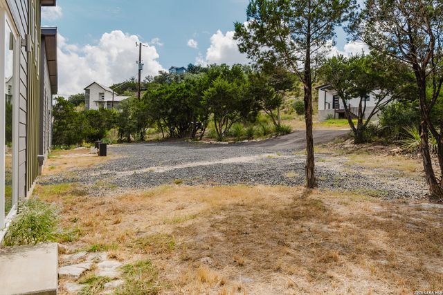 569 LEDGEVIEW DR, Canyon Lake, TX 78133