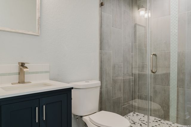 569 LEDGEVIEW DR, Canyon Lake, TX 78133