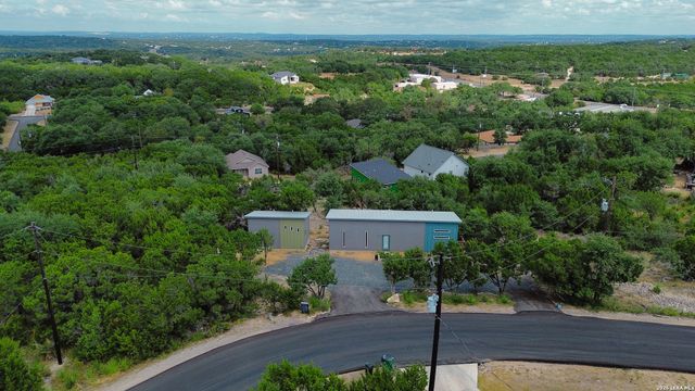 569 LEDGEVIEW DR, Canyon Lake, TX 78133