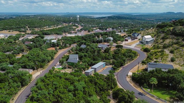 569 LEDGEVIEW DR, Canyon Lake, TX 78133