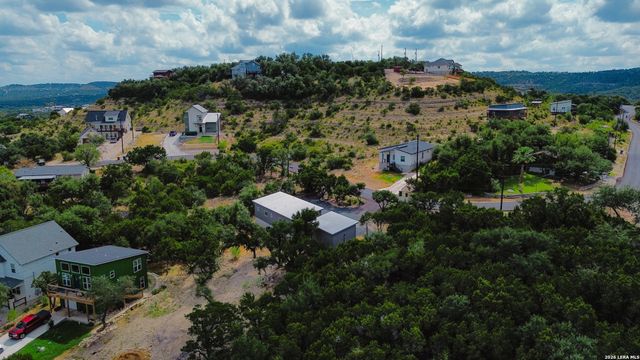 569 LEDGEVIEW DR, Canyon Lake, TX 78133