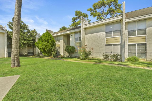 1950 Spenwick Drive 408, Houston, TX 77055