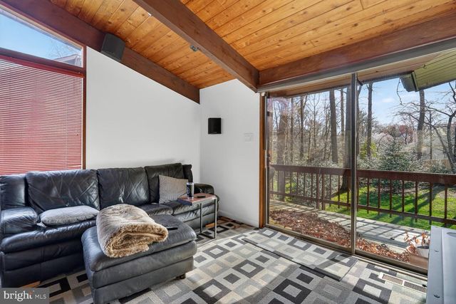 1219 INGLESIDE AVE, Mclean, VA 22101