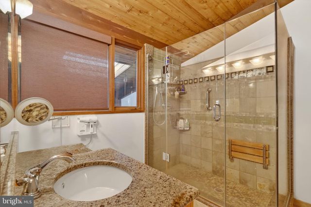 1219 INGLESIDE AVE, Mclean, VA 22101