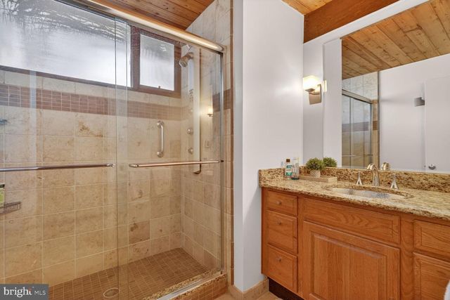 1219 INGLESIDE AVE, Mclean, VA 22101