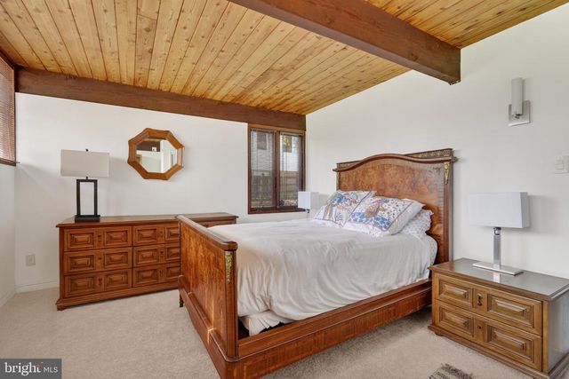 1219 INGLESIDE AVE, Mclean, VA 22101