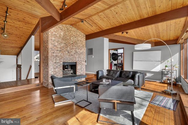 1219 INGLESIDE AVE, Mclean, VA 22101