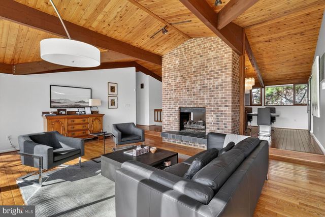 1219 INGLESIDE AVE, Mclean, VA 22101