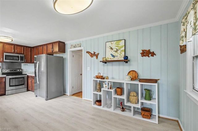 12 Pine Cone DR, Hampton, VA 23669