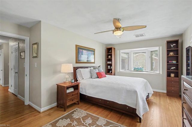 12 Pine Cone DR, Hampton, VA 23669
