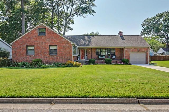 12 Pine Cone DR, Hampton, VA 23669