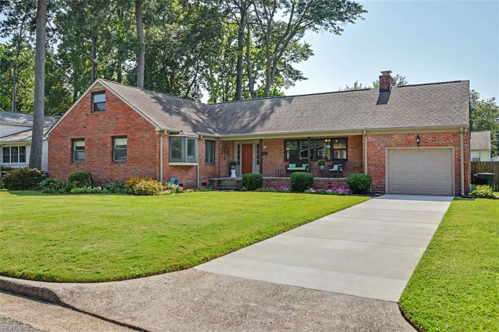12 Pine Cone DR, Hampton, VA 23669