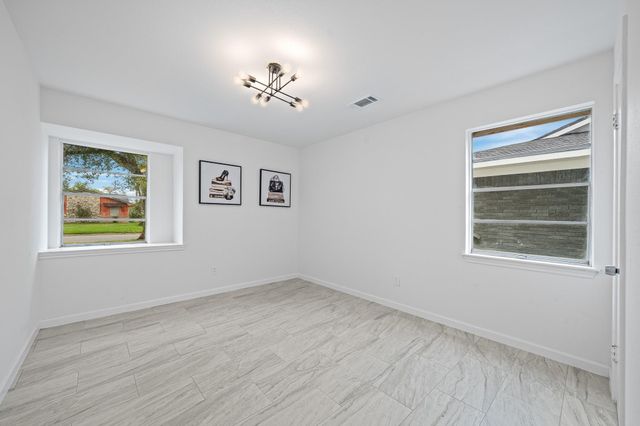 218 Southbrook Circle, Houston, TX 77060