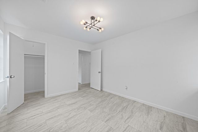 218 Southbrook Circle, Houston, TX 77060