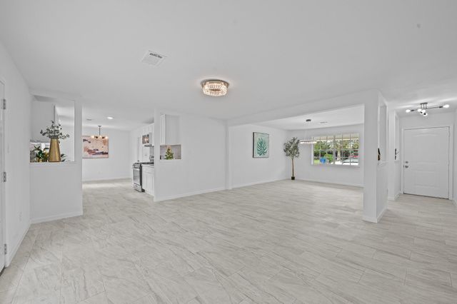 218 Southbrook Circle, Houston, TX 77060