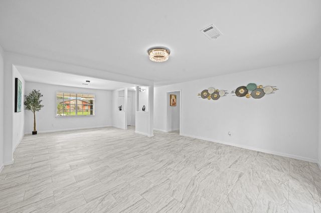 218 Southbrook Circle, Houston, TX 77060