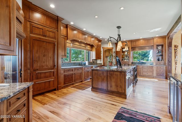 721 Selah Ridge Dr, Selah, WA 98942