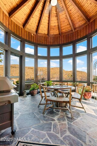 721 Selah Ridge Dr, Selah, WA 98942