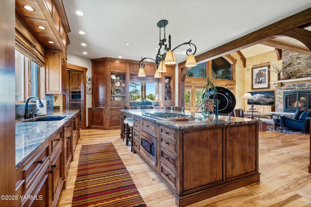 721 Selah Ridge Dr, Selah, WA 98942