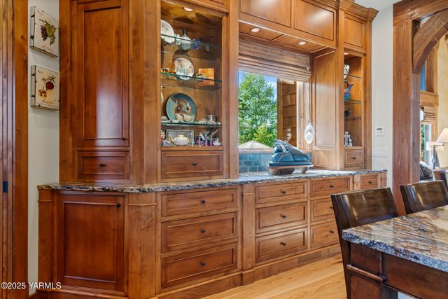 721 Selah Ridge Dr, Selah, WA 98942