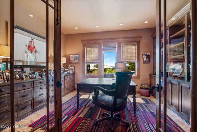 721 Selah Ridge Dr, Selah, WA 98942