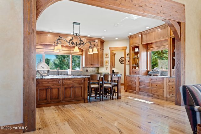 721 Selah Ridge Dr, Selah, WA 98942